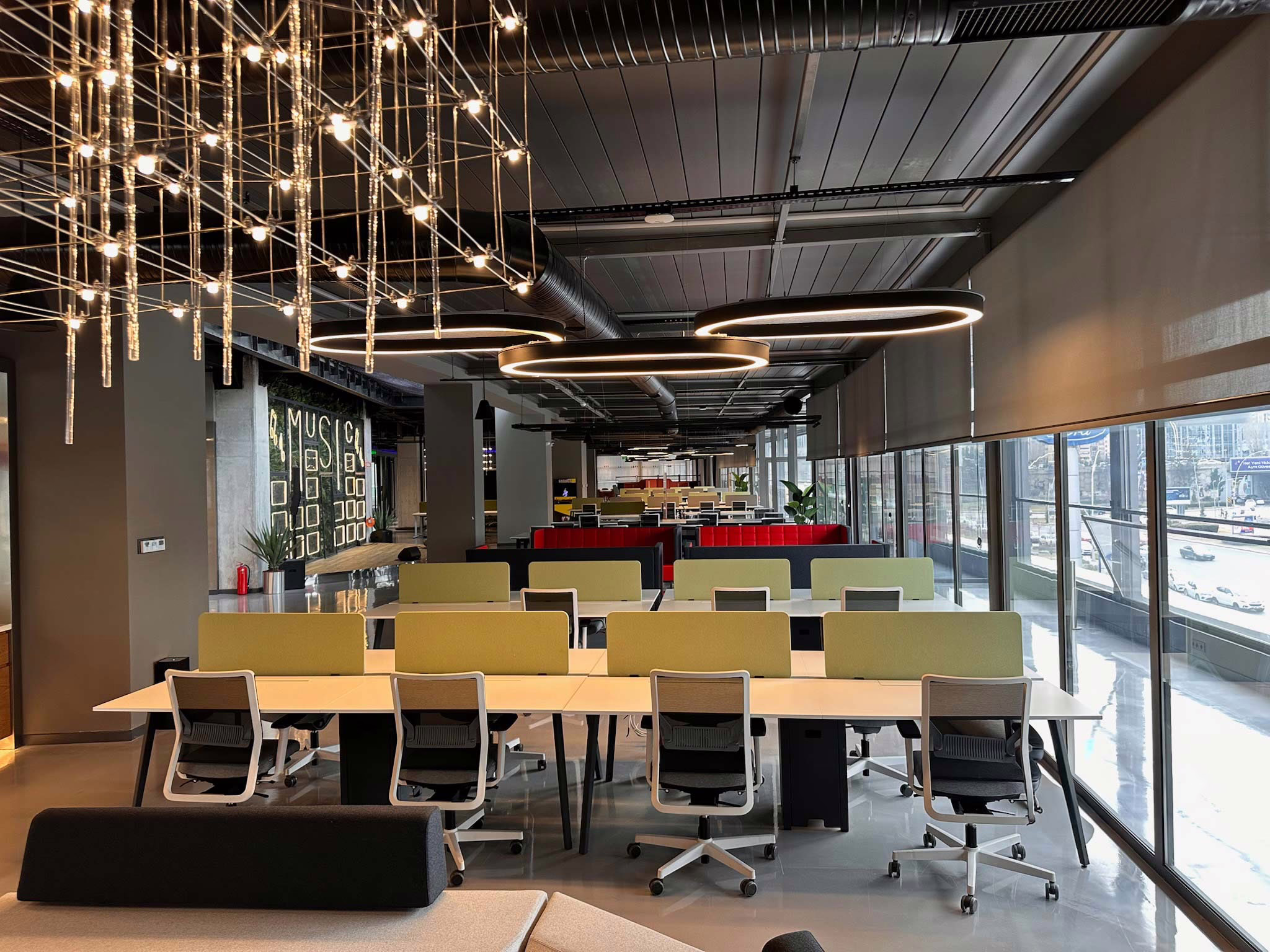 Ardventure tekmer ankara ofisinde bulunan coworking alanına ait görsel