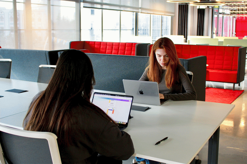 Ardventure İstanbul ve Ankara ofislerinde bulunan coworking alanlarının karşılaştırmalı görünümü